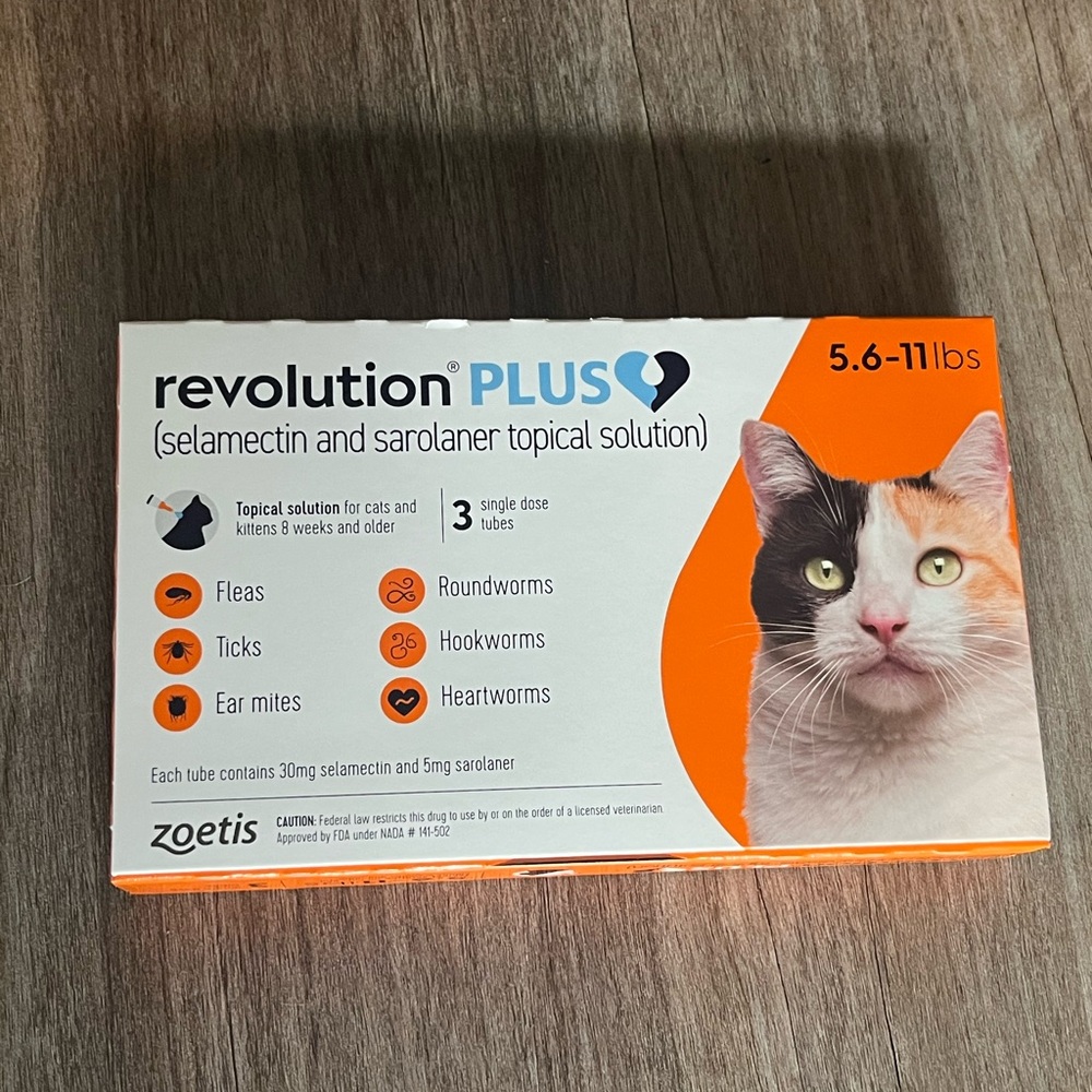 Flea and tick topical for medium cats 5.6-11 lbs 
3 month supply
Exp 07/2028